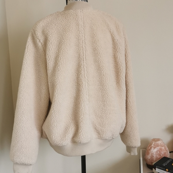 Old Navy teddy bomber - Picture 5 of 8